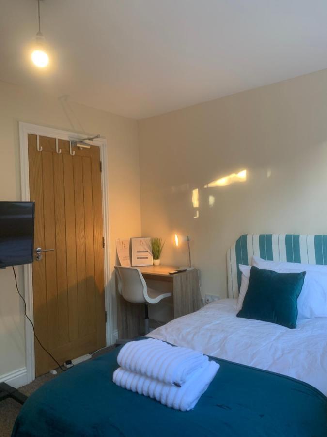 Cosy Room With Private Entrance & Ensuite Reading Extérieur photo