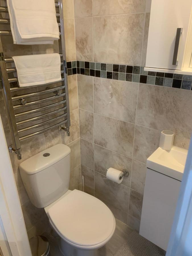 Cosy Room With Private Entrance & Ensuite Reading Extérieur photo