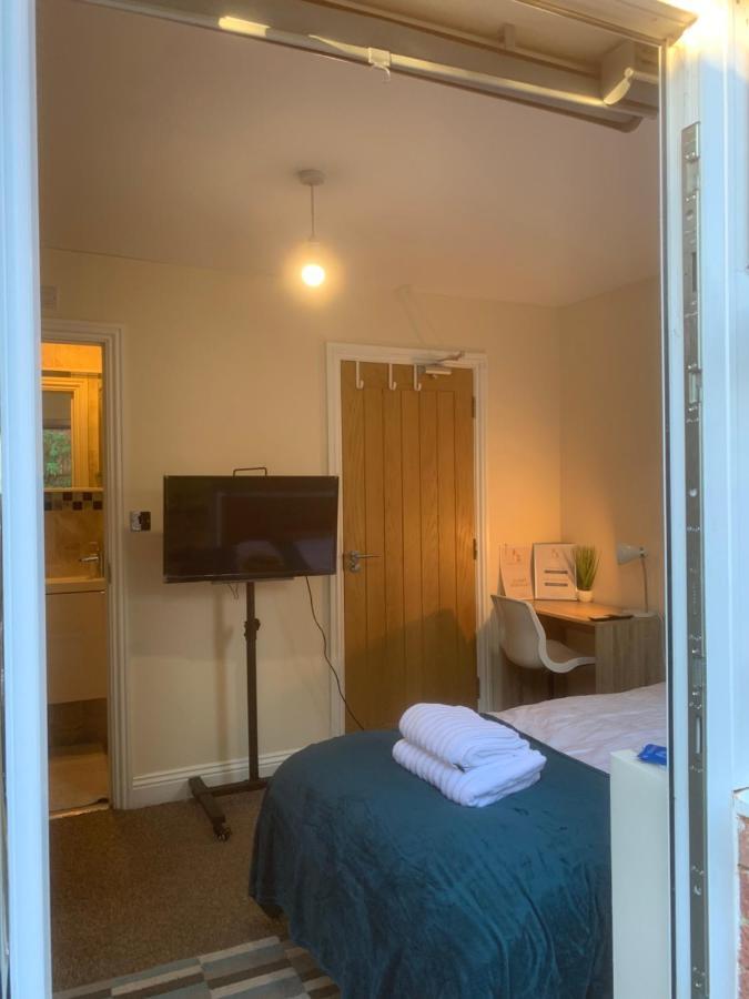 Cosy Room With Private Entrance & Ensuite Reading Extérieur photo