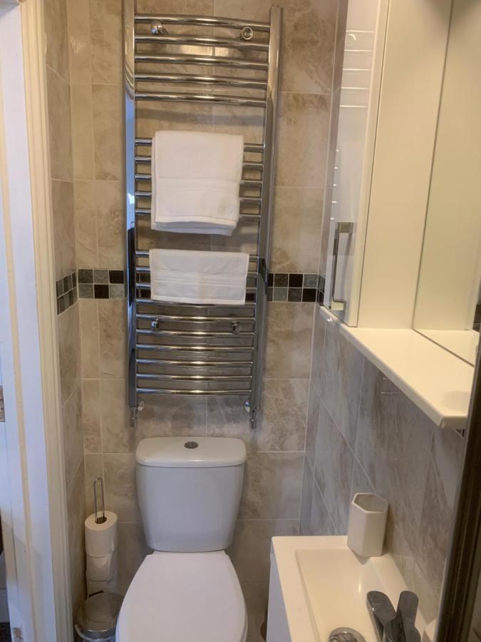 Cosy Room With Private Entrance & Ensuite Reading Extérieur photo